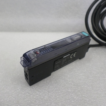 รหัส SMV0004 Digital KEYENCE FS-V11 แทรกเส้นสี จับวัตถุ 12-24vdc.มือ2