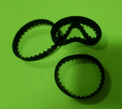รหัส SGF026 NEW.. สายพานหนัง ร่อง 5mm รุ่น MXL- 60T ยาวรอบวง 15cm. หน้ากว้าง 10mm. คลิกดูรายละเอียด>>>