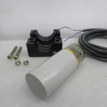 รหัส SMU0001 Capacitive Proximity Sensor รุ่น E2K-C25MY1 100-220vac.