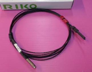 รหัส SSA017  สาย Fiberoptic >มี 2 ขนาด  รุ่น FR-410 2 หัว สายยาว 1เมตร  รุ่น FR-420 2 หัว สายยาว 2เมตร  หัวเซนเซอร์ 4mm. แสงที่ออกสีแดงเป็นเส้นตรง ส่งสัญญาณได้ไกล